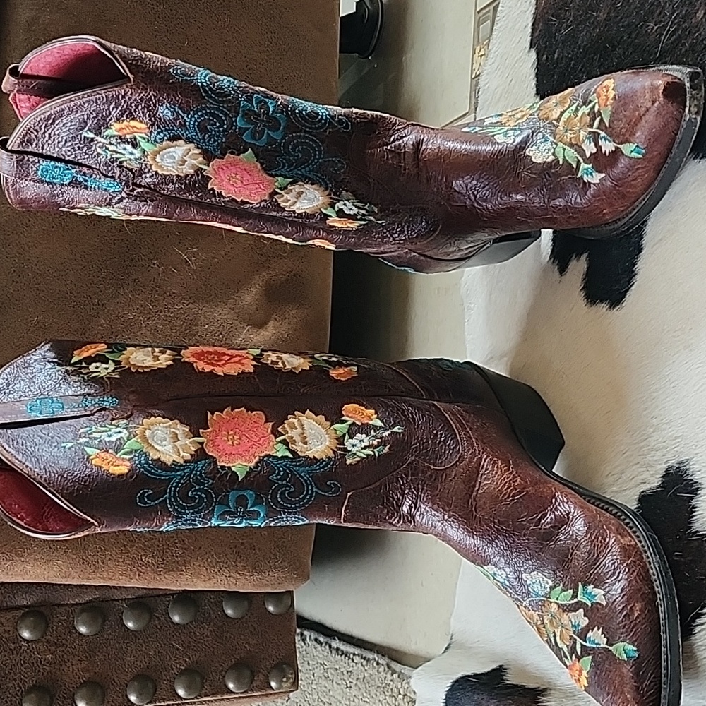 Embroidered Brown Floral Western Women's Boots